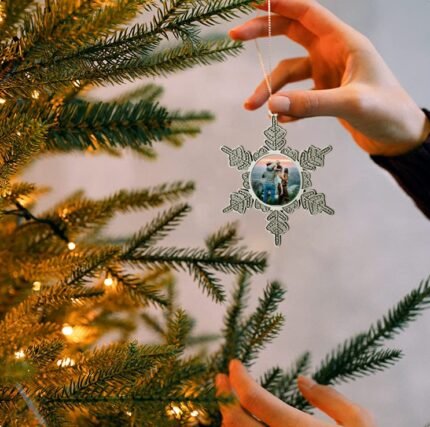 custom-Christmas-round-ornament-with-snowflakes